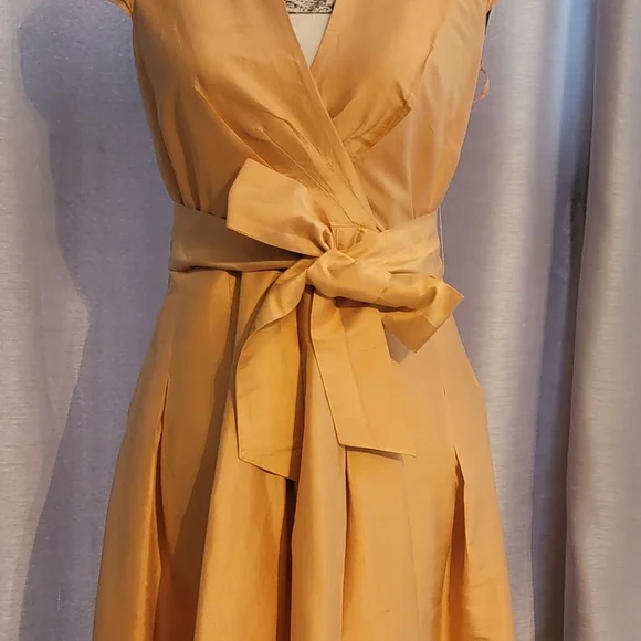 Anne Klein Mustard dress small 100% Silk - Picture 3 of 15